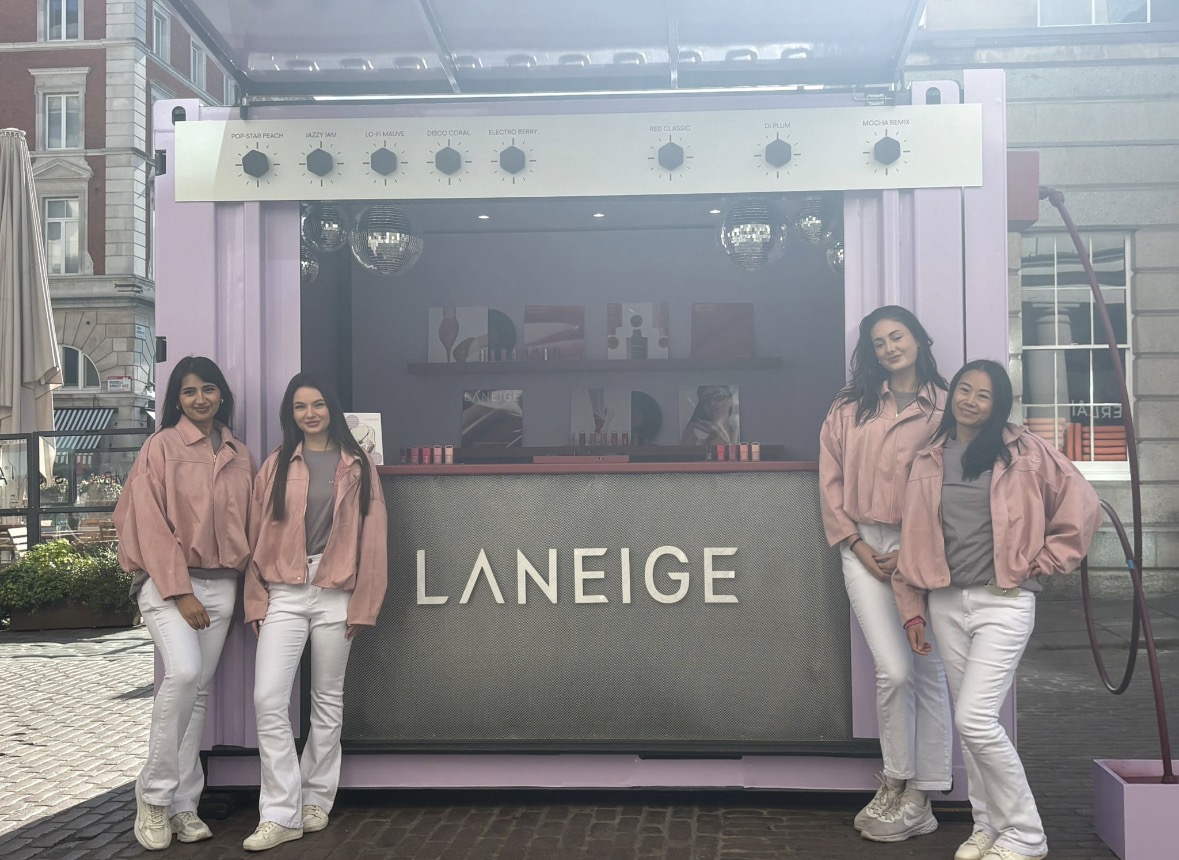 Laneige team at stand